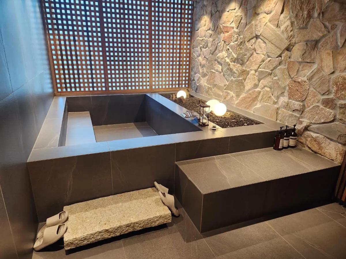 Myeongwolga Poolvilla Busan Tatil Evi